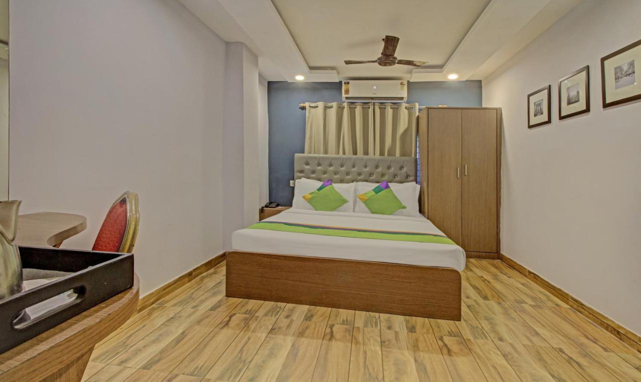 Royal Crowne Near Airport Hotel Kolkata