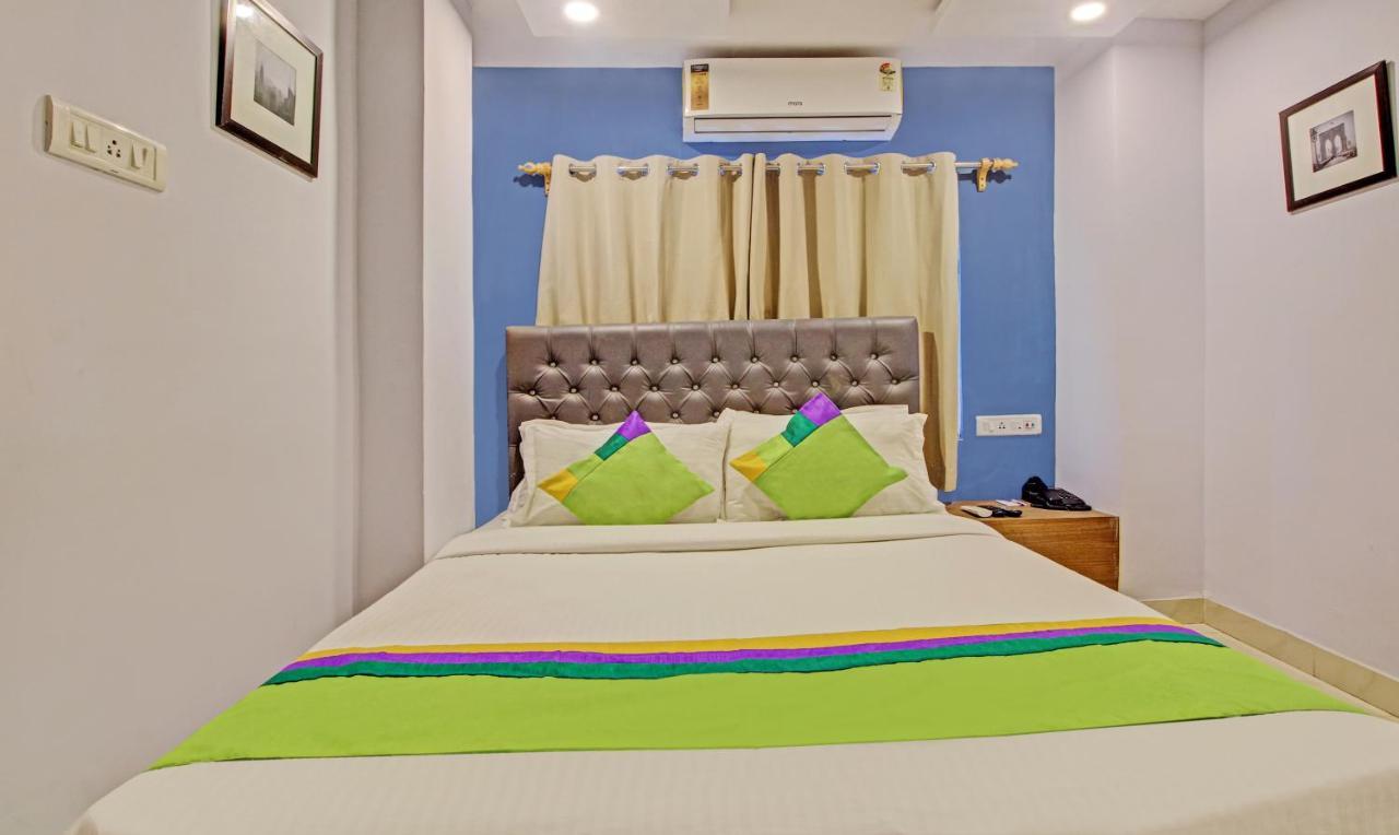 Hotel Royal Crowne Near Airport