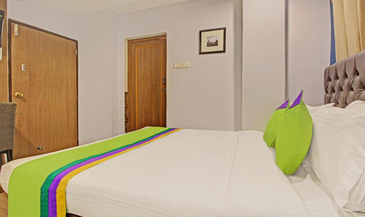 Hotel Royal Crowne Near Airport